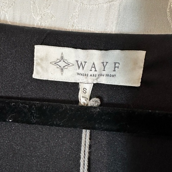 WAYF Floral Ruffled Mini Dress Puff Sleeve Size Small (NWT) - Picture 2 of 9